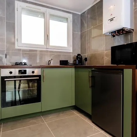 Le Petit Marbre Apartment